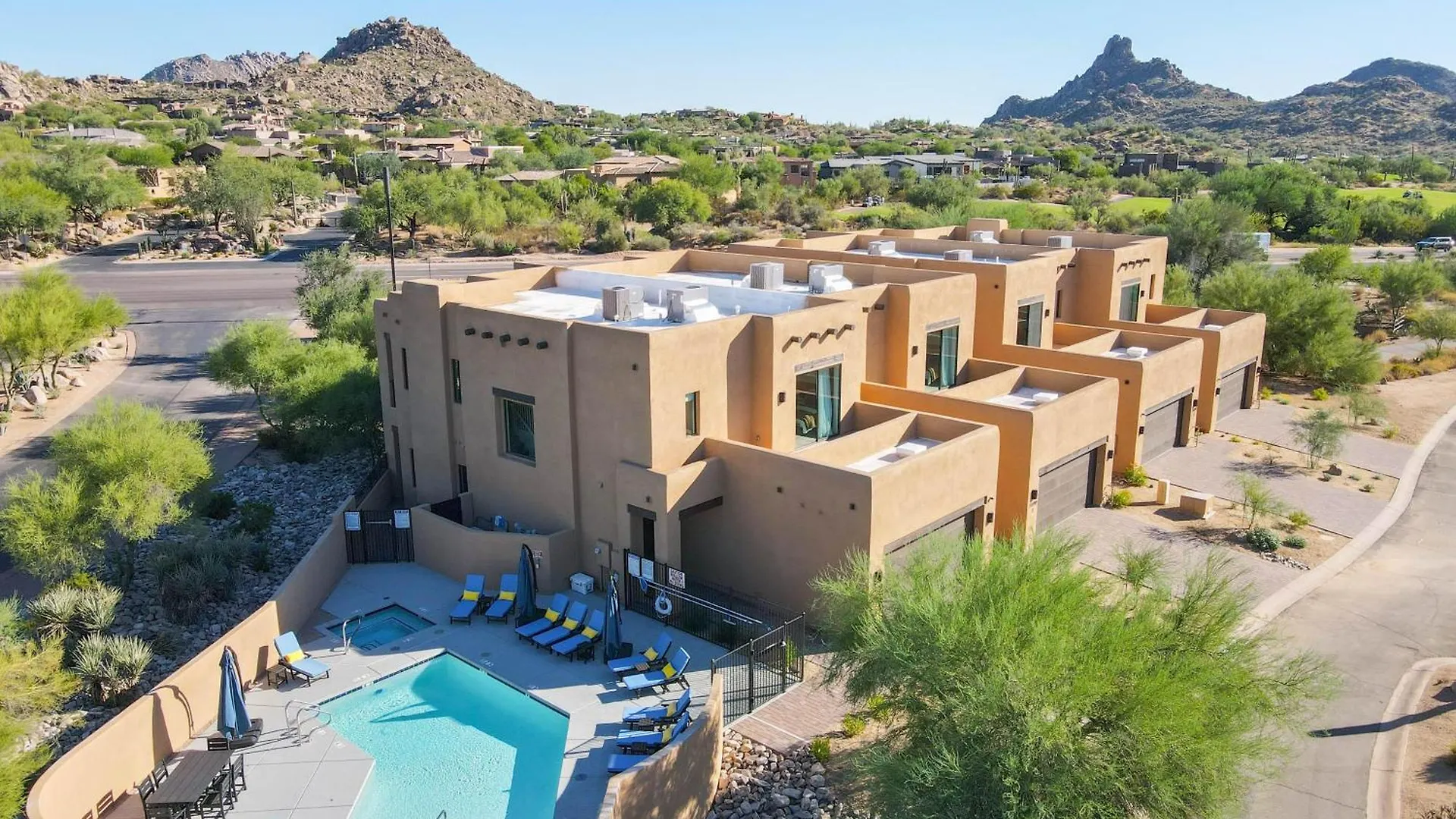 3 Bedrooms Scottsdale