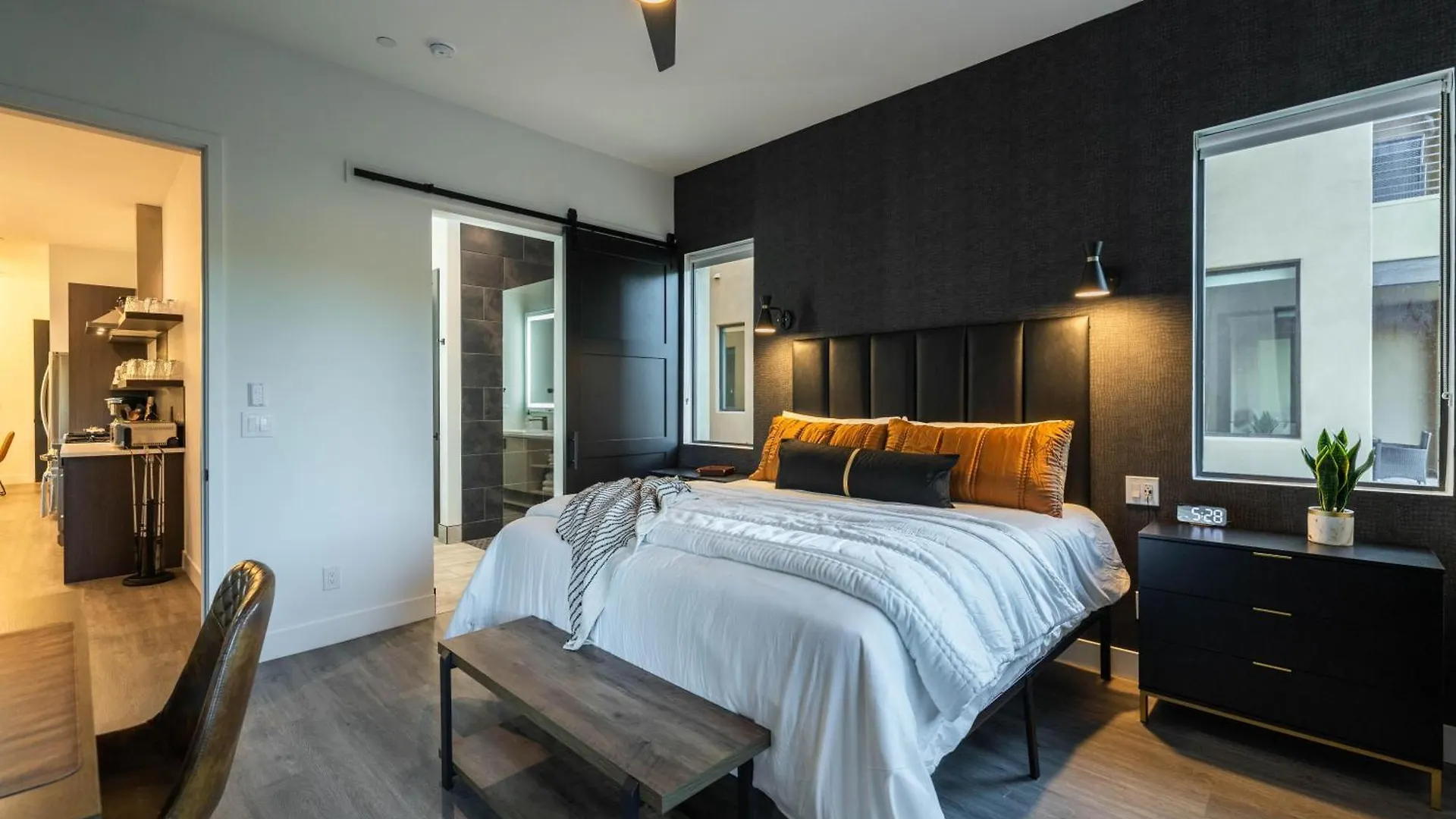 3 Bedrooms Scottsdale